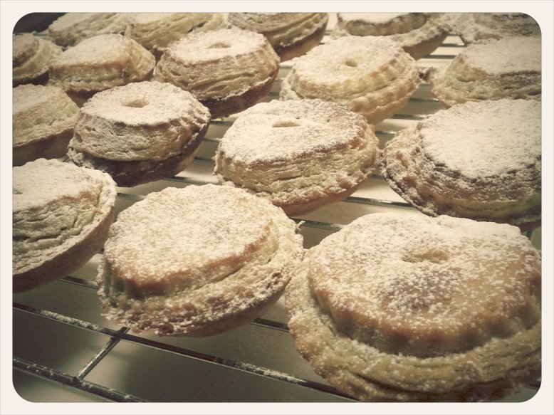Magic mince pies